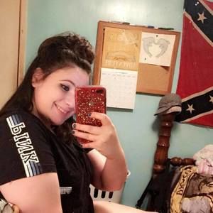 Meet your Posher, Caitlin